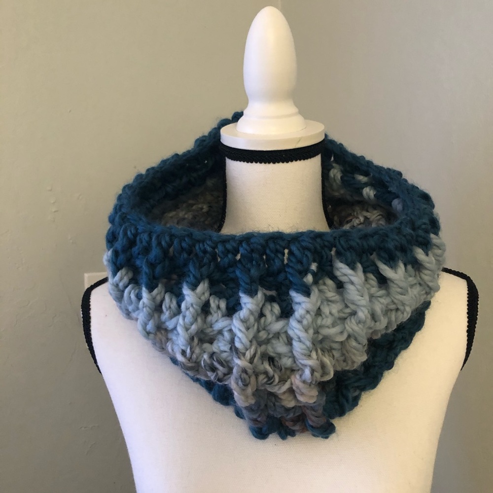 COZY COWL